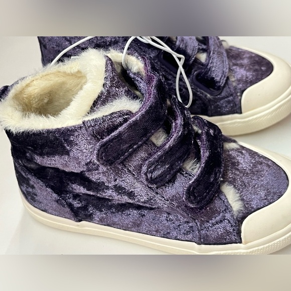 Cat & Jack Kids Purple Velvet with Faux Fur High-Top Velcro Sneakers Size 8 NWT - Picture 3 of 10